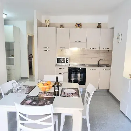 Apartment La Casetta Di Lauretta Cefalu
